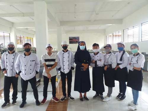 Kegiatan PKL Siswa SMK Katolik Santa Familia Program Keahlian Tata Boga