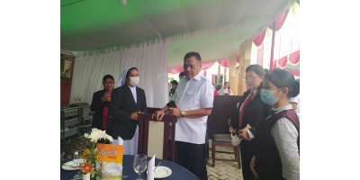 Table Manner SMKS Katolik Familia Tomohon di Pameran Hardiknas 2022,