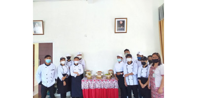 Praktek Pengolahan Makanan Kompetensi Keahlian Tata Boga SMK Katolik Santa Familia Tomohon
